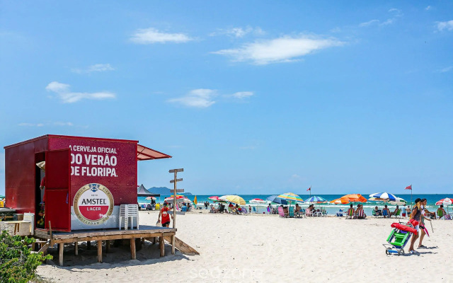 Apto com churrasqueira a 100m da praia CSCD0013