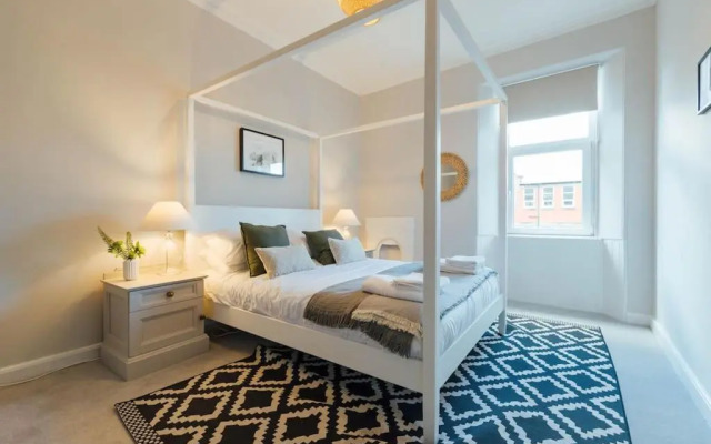 The Riverside Apartment (free parking)