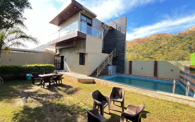 GoBravo 2BR Lux Villa wt Pvt Pool Udapur