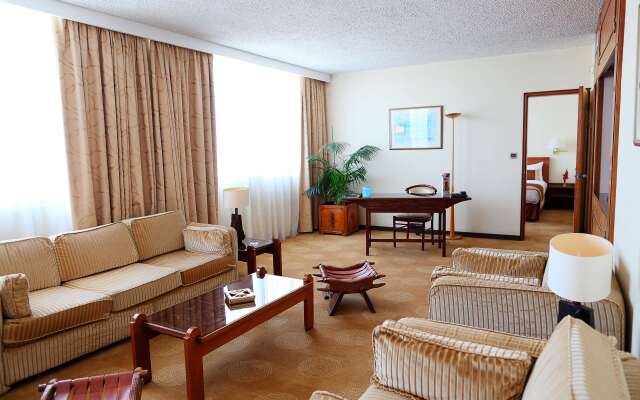 Carlton Hotel