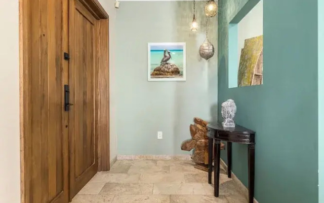 Amazing 4BR 3BA Villa Palm Beach w NEW Pool