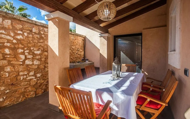 Pool House Marineta