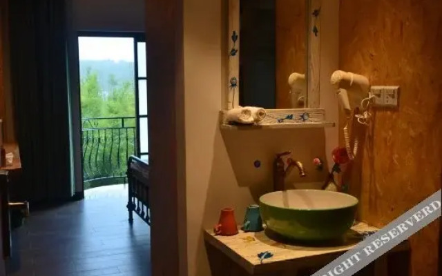 Wuyou Tongjin Mountain Inn
