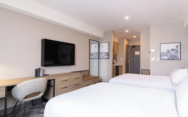 Sandman Signature Winnipeg Airport Hotel & Suites