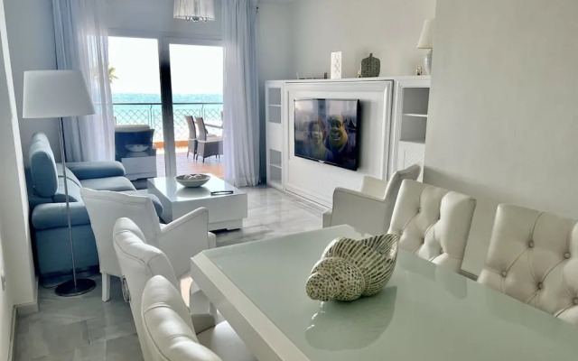 MI CAPRICHO C16 Luxury apartment on the beachfront