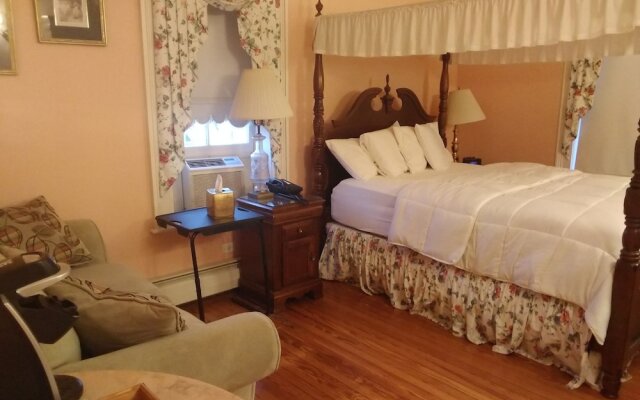 The Carriage House Inn