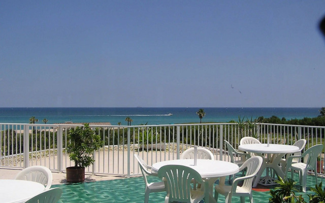 Sea Spray Inn & Beach Resort