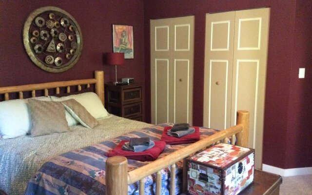 Nomadic Bull: Bed & Breakfast & Books