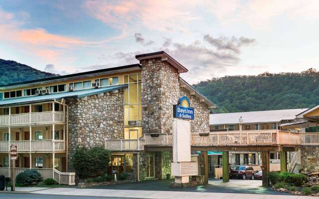 Days Inn & Suites by Wyndham Downtown Gatlinburg Parkway