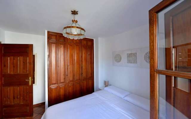 Apartment with One Bedroom in Granada, with Wonderful City View, Balcony And Wifi - 50 Km From the Slopes