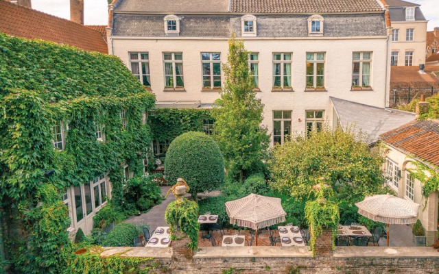 hotelImage