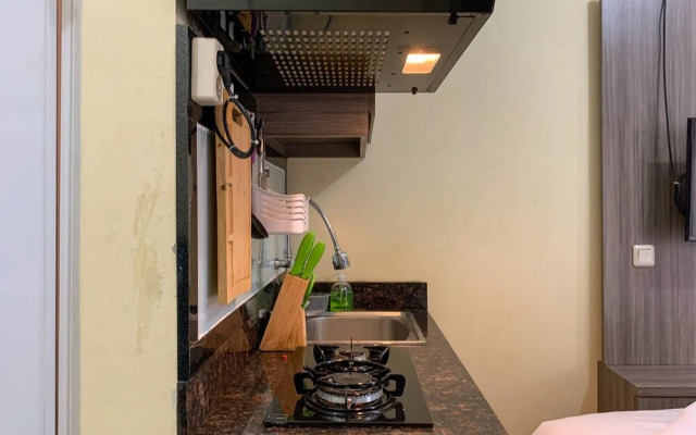 Homey And Tidy Studio At Green Pramuka City Apartment
