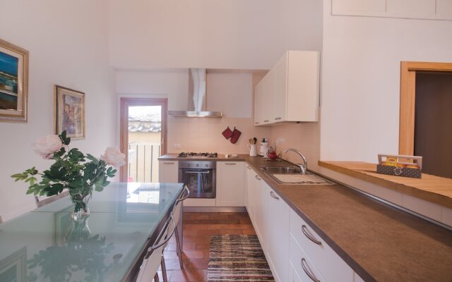 Central Location in Florence Inviting 3BD Apt