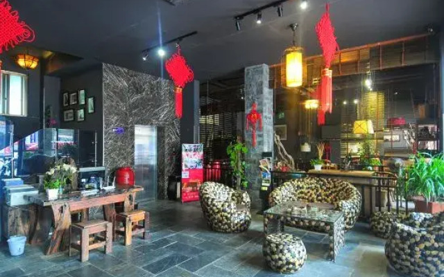 Tianyijiao Theme Hostel