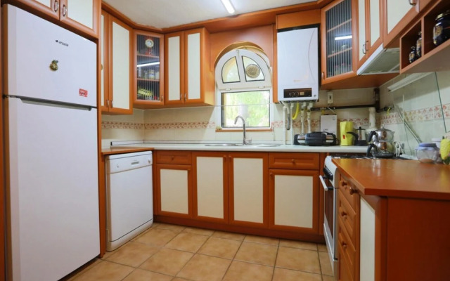 Serene House Surrounded by Nature in Beykoz