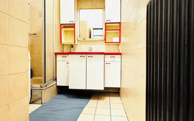 Cozy 2 Room Stay for 5 Near Stadthalle