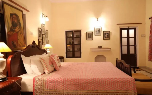 Roop Niwas Kothi Hotel
