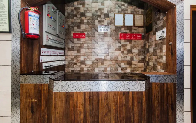 OYO 19590 Hotel Kamal
