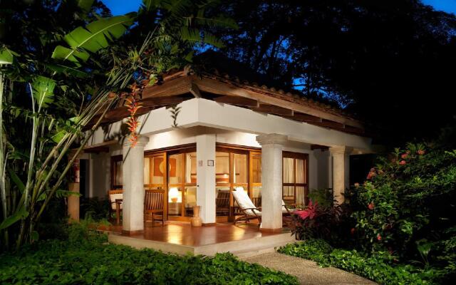 Capitán Suizo Beachfront Boutique Hotel
