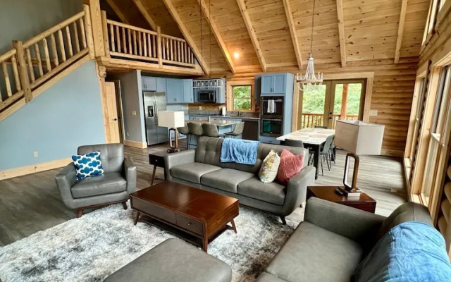 Wintergreen Chesnut Hot-tub Arcade Fireplace