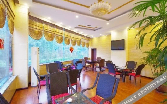 Pearl Hotel