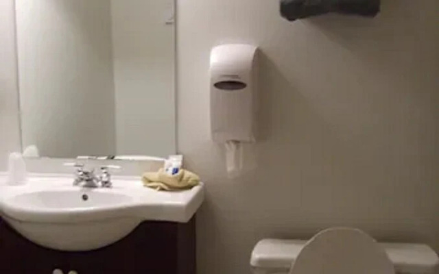 Town and Mountain Hotel