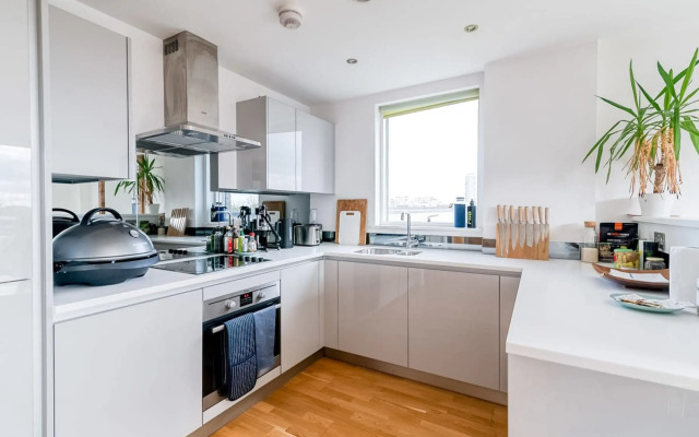 Modern Bermondsey Apartment
