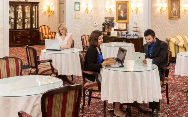 Bristol Hotel, Boutique Collection