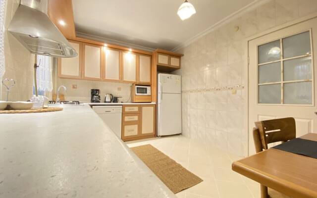 Missafir Sleek Flat in Nisantasi With Terrace