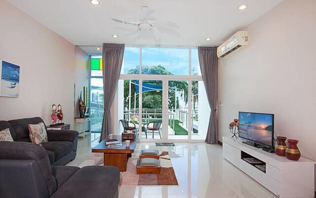 Bangsaray Beach House 2 Bed