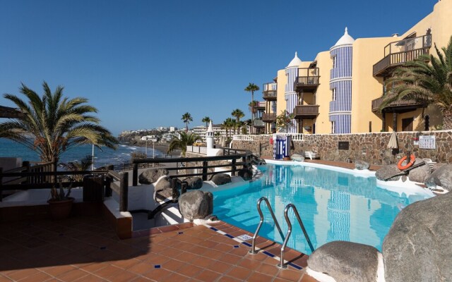 Cute apartment next to beach. P27 Swimming pool