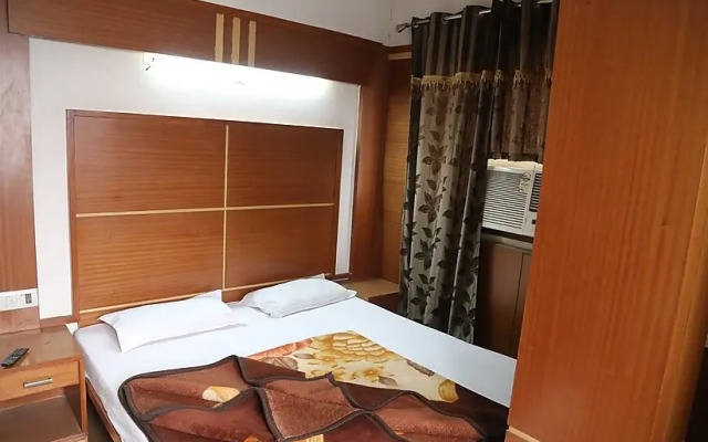 White House Tourist Lodge