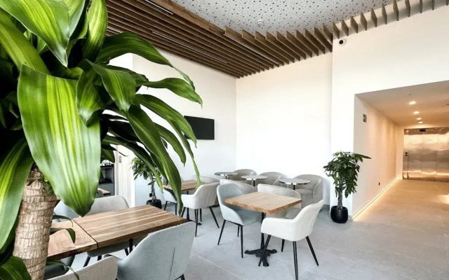 HQ Arena Hotel