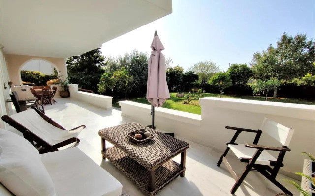 Luxury Garden Apartment Glyfada