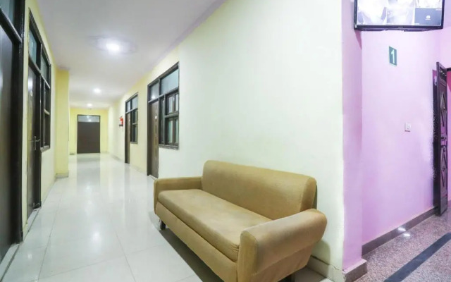 Hotel Sunrise Inn by OYO Rooms