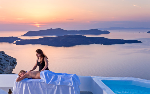 Alti Santorini Suites