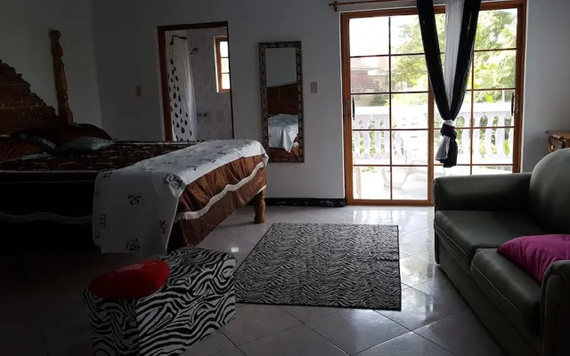 Jamaica Villa Sweetsap