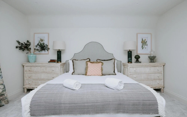 The Dragonfly - Central 2 Bedroom House