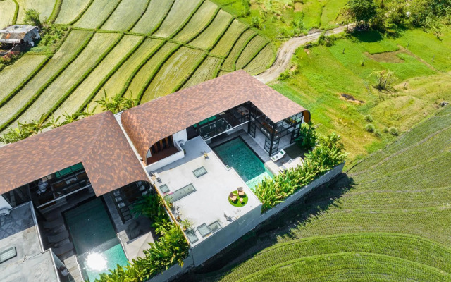 Villa Mango 3 - Amazing 4-bdr Villa in Berawa ! PERFECT LOCATION !