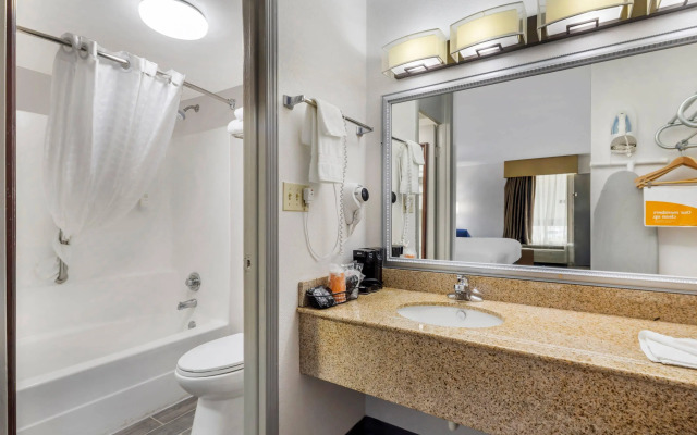 Clarion Pointe Morrow - Atlanta South