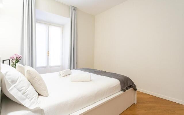 White Flat in Como City Center by Rent All Como