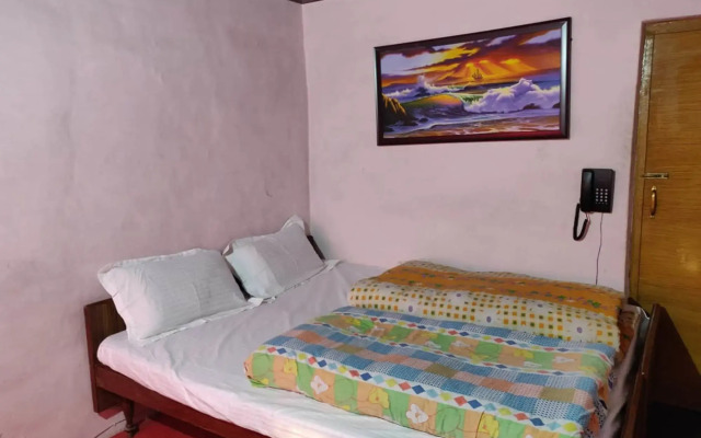 Hotel Kausani Retreat