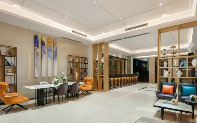 Xiyatu Huayuan Hotel (Zhongshan Ancient Town Lihe Light Rail Station Store)