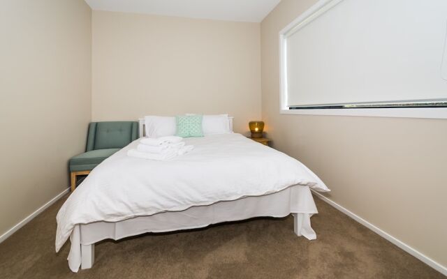Unsworth Height New 3 Bedrooms Unit