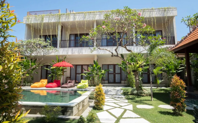 Mupu Jana G.House Keramas