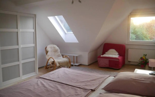 Sonniges Häuschen mit Garten