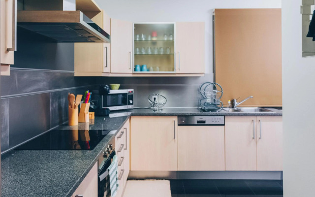 Beautiful Apartment with Sea View and Garden