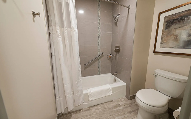 Legacy Resort Hotel & Spa
