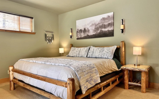 River Song Cabin 3 Bedroom Home