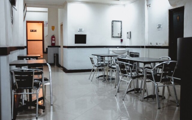 RedDoorz Plus near Palembang Indah Mall